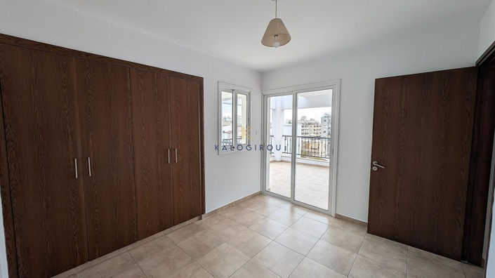 Image No.43-8 Bed Property for sale