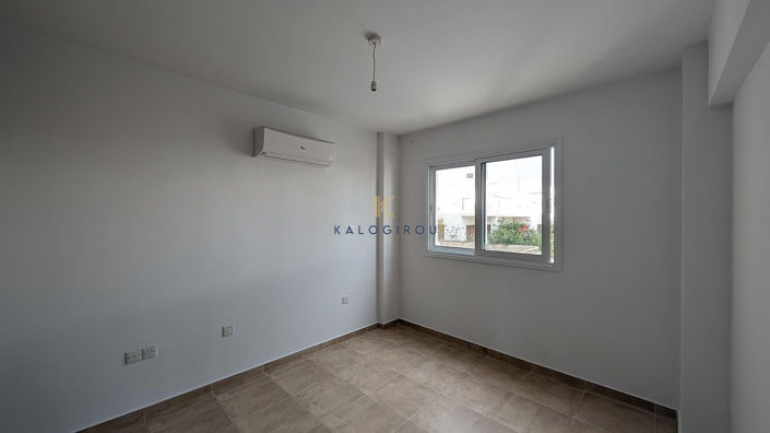 Image No.7-8 Bed Property for sale