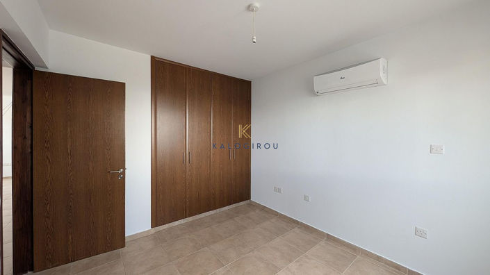 Image No.8-8 Bed Property for sale