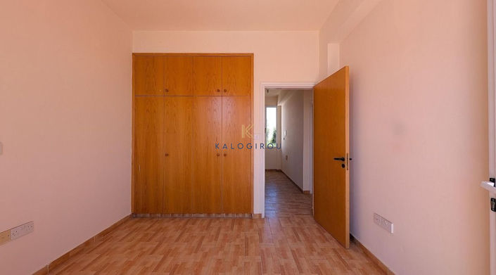 Image No.10-3 Bed House for sale