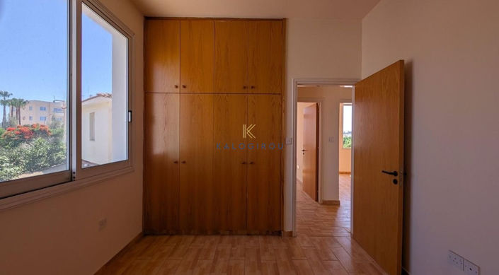 Image No.12-3 Bed House for sale