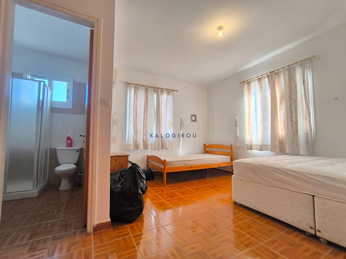 Image No.14-3 Bed House for sale