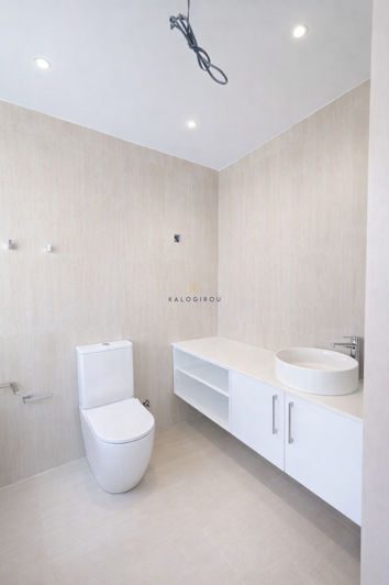 Image No.10-4 Bed House for sale