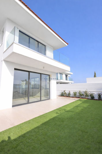 Image No.15-4 Bed House for sale
