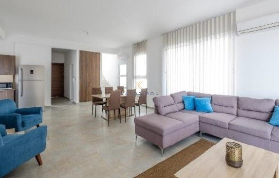 Image No.4-4 Bed House for sale