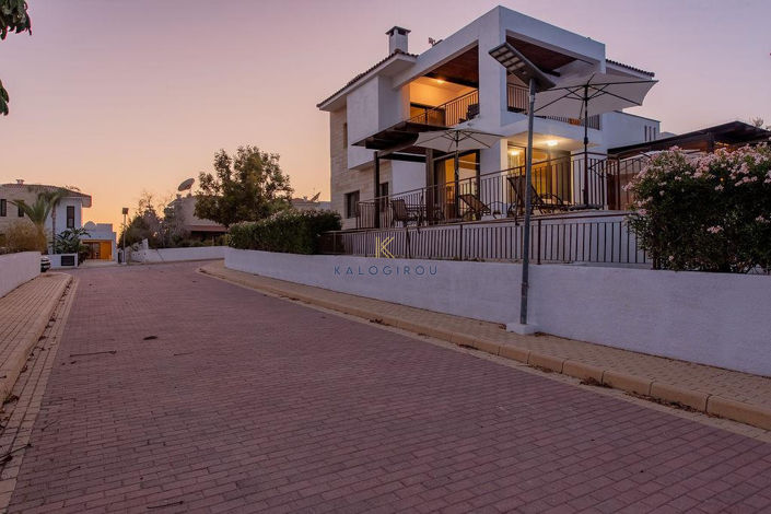 Image No.16-4 Bed House for sale