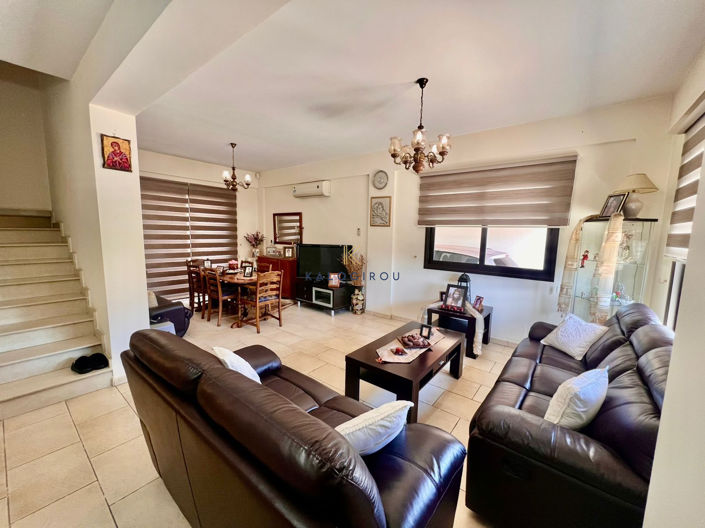 Image No.6-3 Bed House for sale