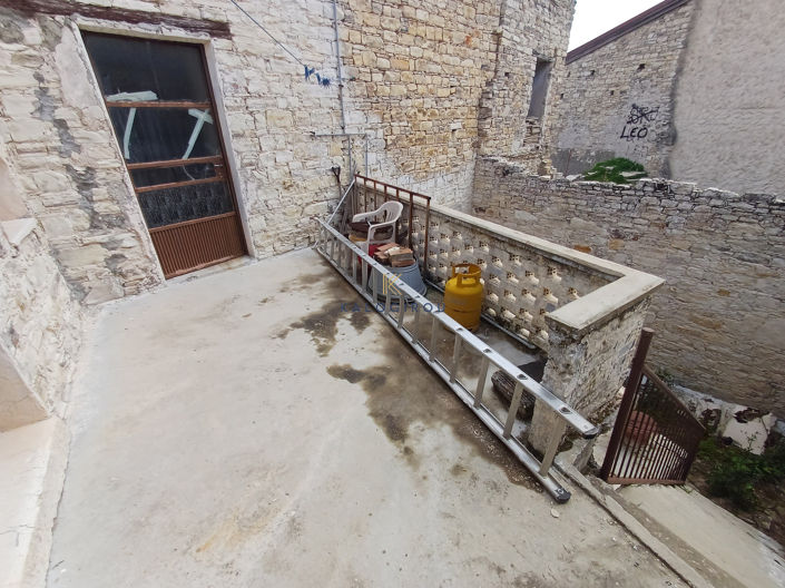 Image No.12-3 Bed House for sale