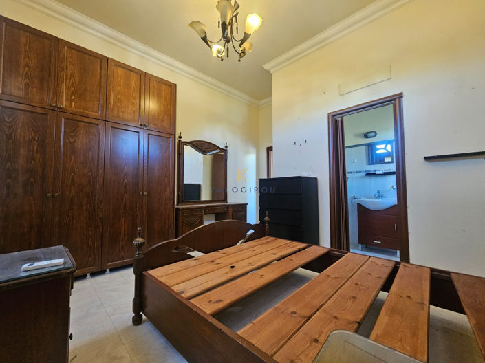 Image No.19-4 Bed House for sale