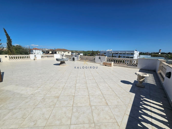Image No.27-4 Bed House for sale