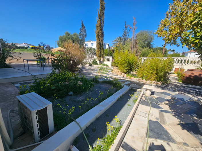 Image No.30-4 Bed House for sale