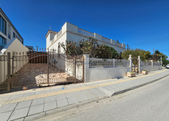 Image No.31-4 Bed House for sale