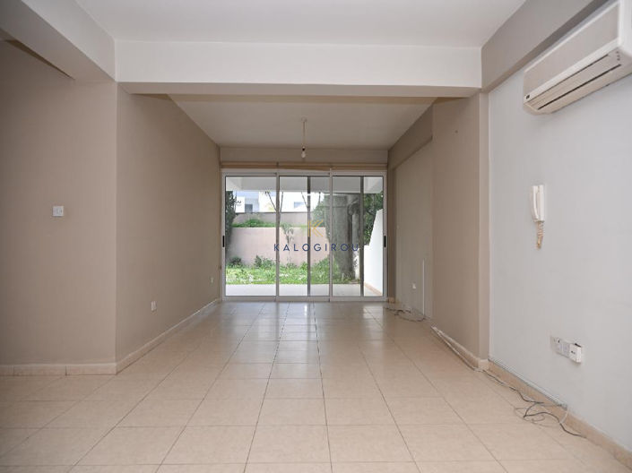 Image No.2-Appartement de 2 chambres à vendre à Oroklini