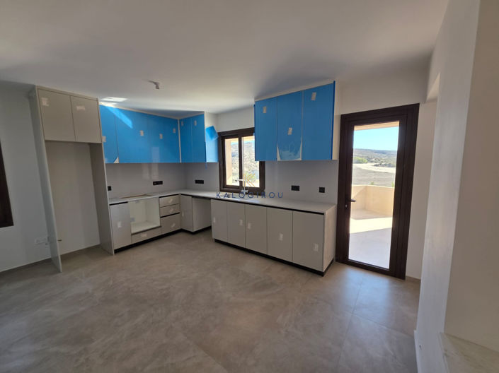 Image No.5-2 Bed House for sale