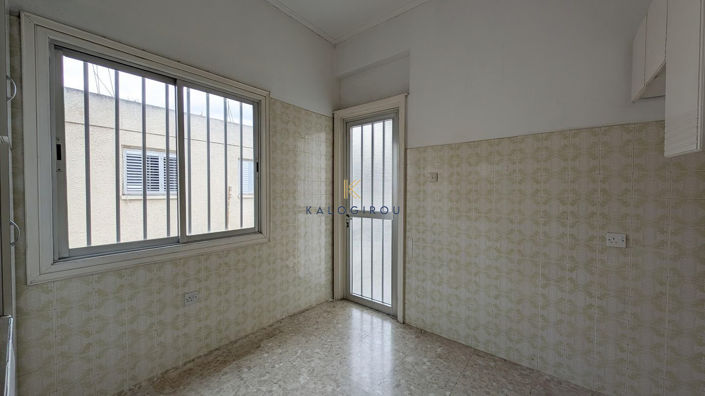 Image No.20-5 Bed Property for sale