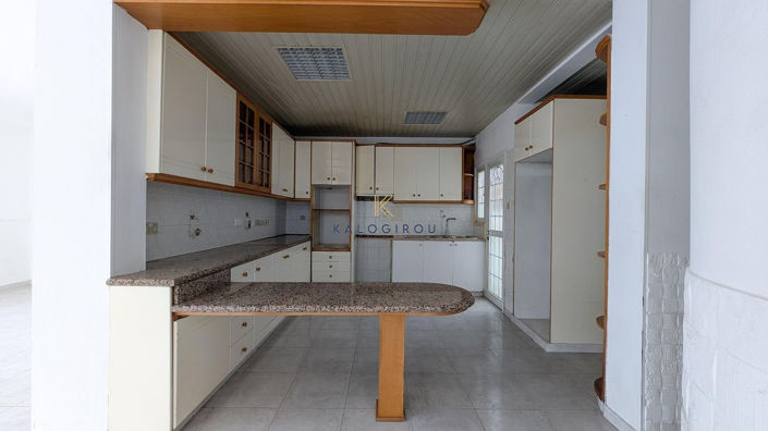 Image No.6-5 Bed Property for sale