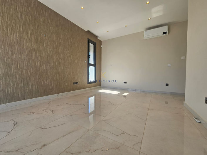 Image No.13-Maison de 5 chambres à vendre à Dekeleia