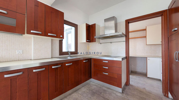 Image No.12-3 Bed House for sale