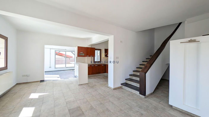 Image No.18-3 Bed House for sale