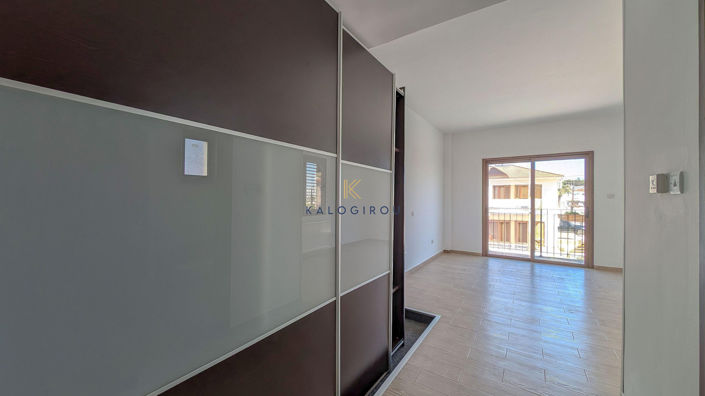 Image No.19-3 Bed House for sale