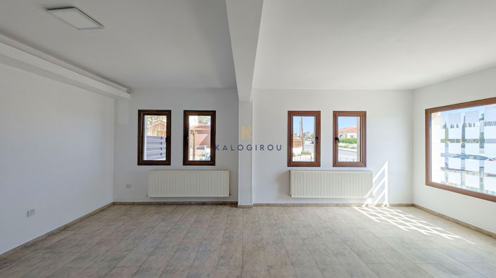 Image No.6-3 Bed House for sale