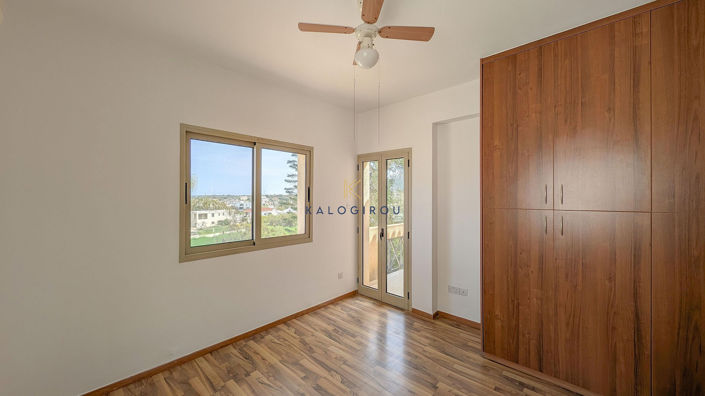 Image No.19-3 Bed House for sale