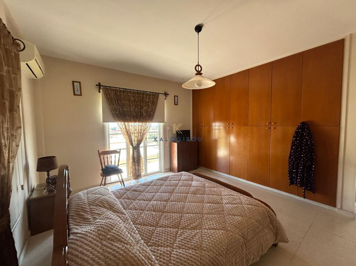 Image No.13-3 Bed House for sale