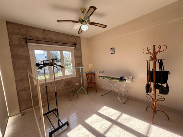 Image No.17-3 Bed House for sale