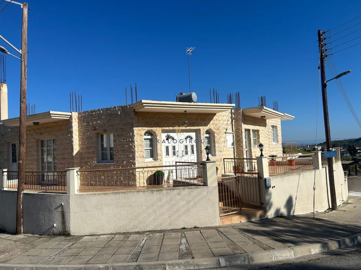 Image No.2-3 Bed House for sale