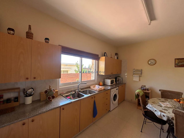 Image No.21-3 Bed House for sale