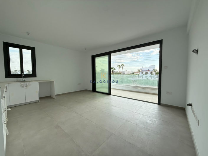 Image No.2-Appartement de 2 chambres à vendre à Oroklini