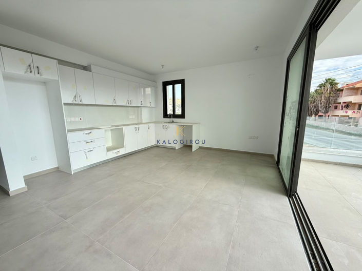 Image No.3-Appartement de 2 chambres à vendre à Oroklini