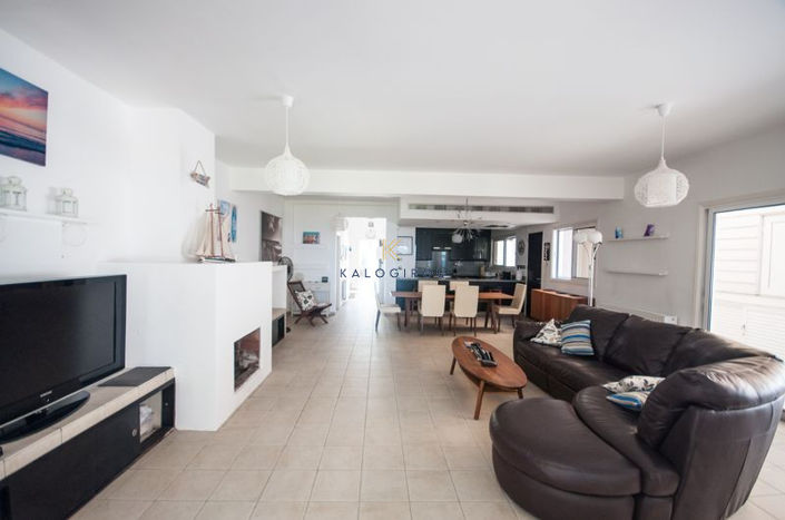 Image No.5-Maison de 4 chambres à vendre à Pervolia