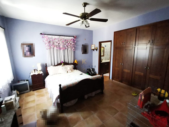 Image No.10-4 Bed House for sale