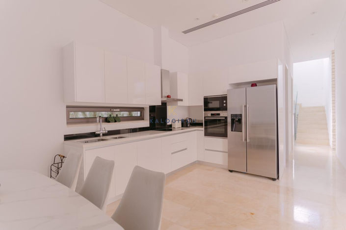 Image No.10-4 Bed House for sale