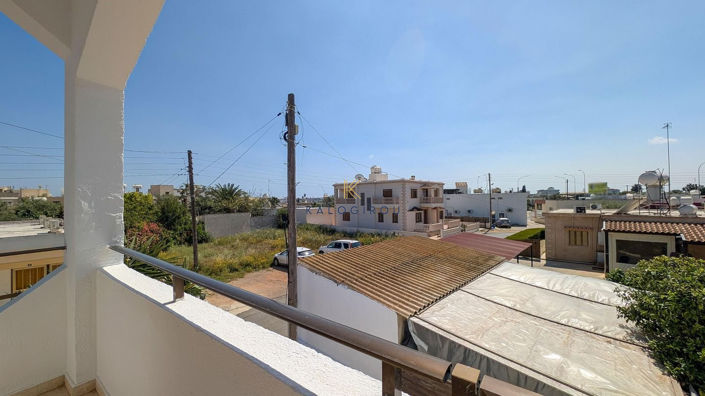 Image No.15-3 Bed House for sale