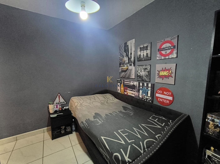 Image No.10-3 Bed House for sale