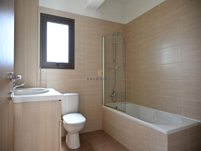 Image No.12-5 Bed House for sale
