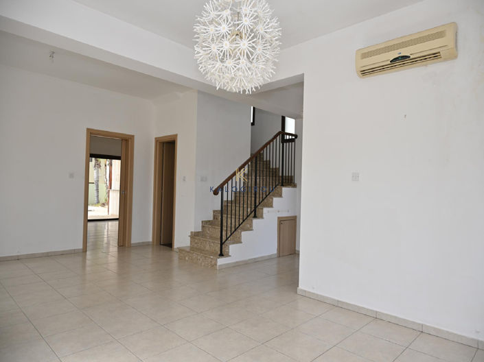 Image No.2-5 Bed House for sale