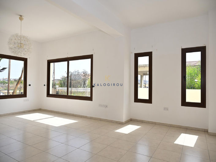 Image No.3-5 Bed House for sale