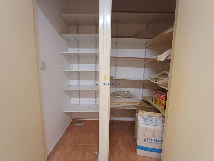 Image No.17-4 Bed House for sale