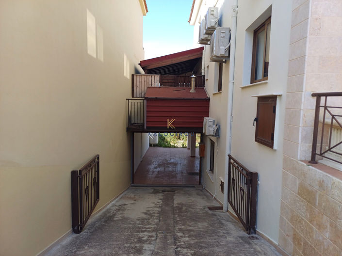 Image No.21-4 Bed House for sale