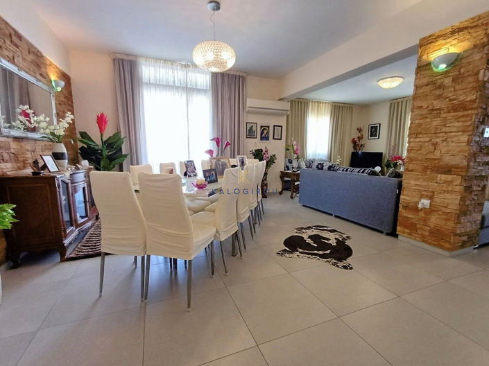 Image No.4-4 Bed Apartment for sale