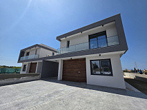 Image No.6-4 Bed House for sale