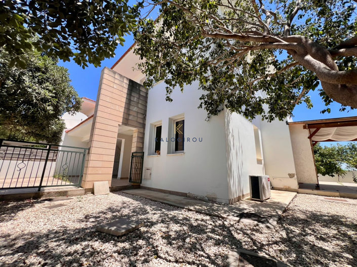 Image No.30-3 Bed House for sale