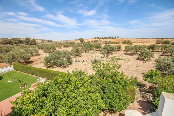 Image No.23-7 Bed House for sale