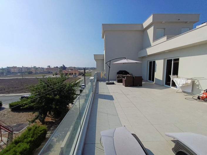 Image No.18-3 Bed Apartment for sale