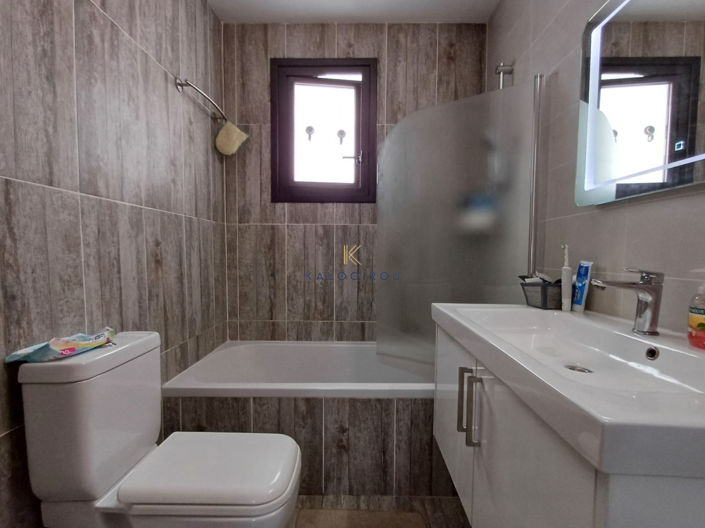 Image No.15-3 Bed House for sale