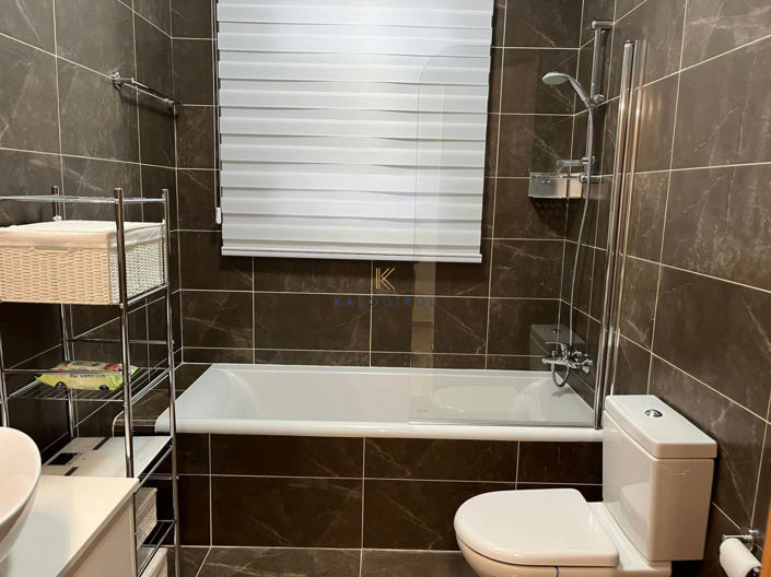 Image No.17-4 Bed House for sale