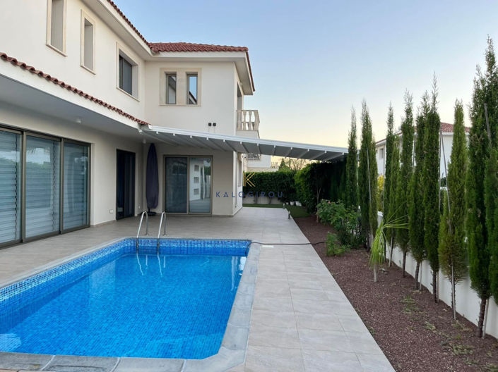 Image No.18-4 Bed House for sale